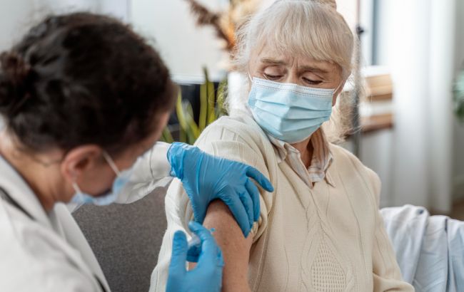 Щеплення - не лише для дітей: МОЗ нагадало, які вакцинації потрібно робити дорослим