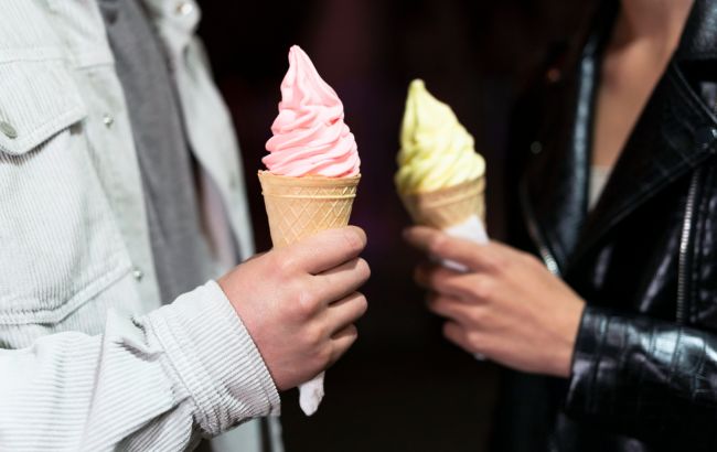 Это поможет избежать "сюрпризов": как выбрать в магазине безопасное мороженое