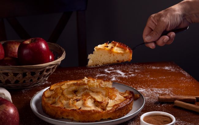 Ідеальний десерт у вихідний: рецепт пирога "12 ложок", який завжди вдається