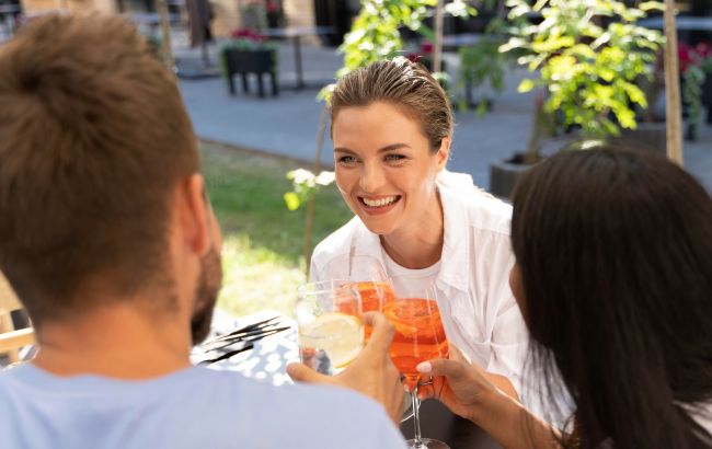 "Душа компанії": як українці романтизують образ пияка і чому це небезпечно