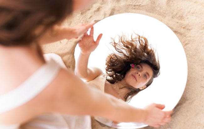 От "виглядки" до "оґлінди": а вы знали, как зеркало называют в разных регионах Украины?