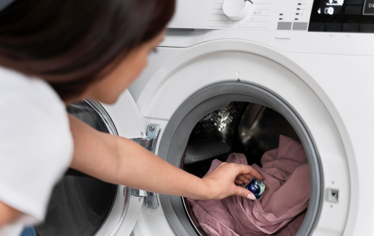 Бруд і бактерії зникнуть: 4 речі, які слід прати у гарячій воді