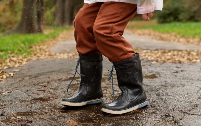 Детская обувь, которая не боится луж: как выбрать лучшую
