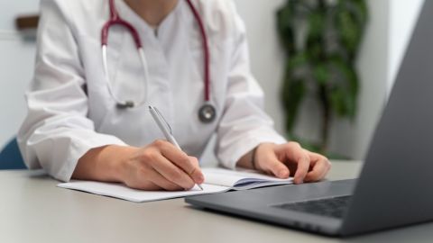 Зміни у "лікарняних" з 4 квітня: що треба знати українцям про нові правила