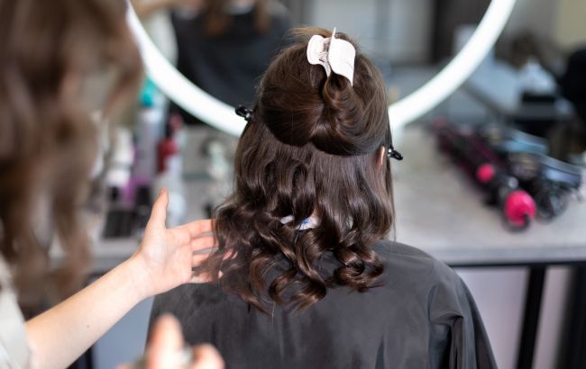 Локоны на волосах быстро распадаются? Три причины, почему так происходит