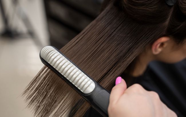 Волосы сильно пострадают: парикмахер назвала новую опасную процедуру