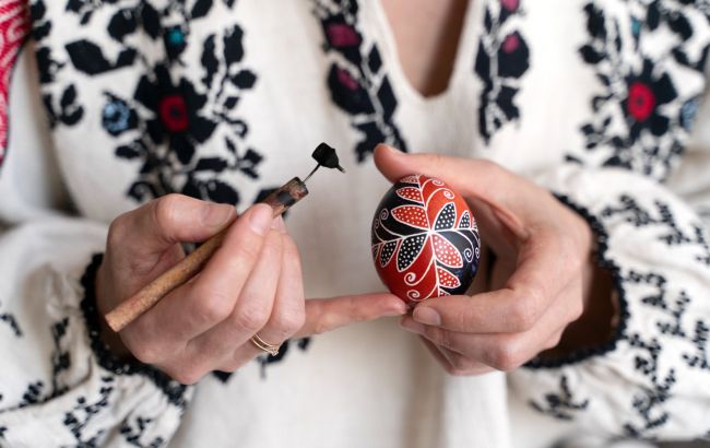 Всеукраинский день работников культуры и мастеров народного искусства: кого и как поздравлять с праздником