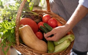 Не тільки крем з SPF: 4 продукти, які допомагають захистити шкіру від сонця