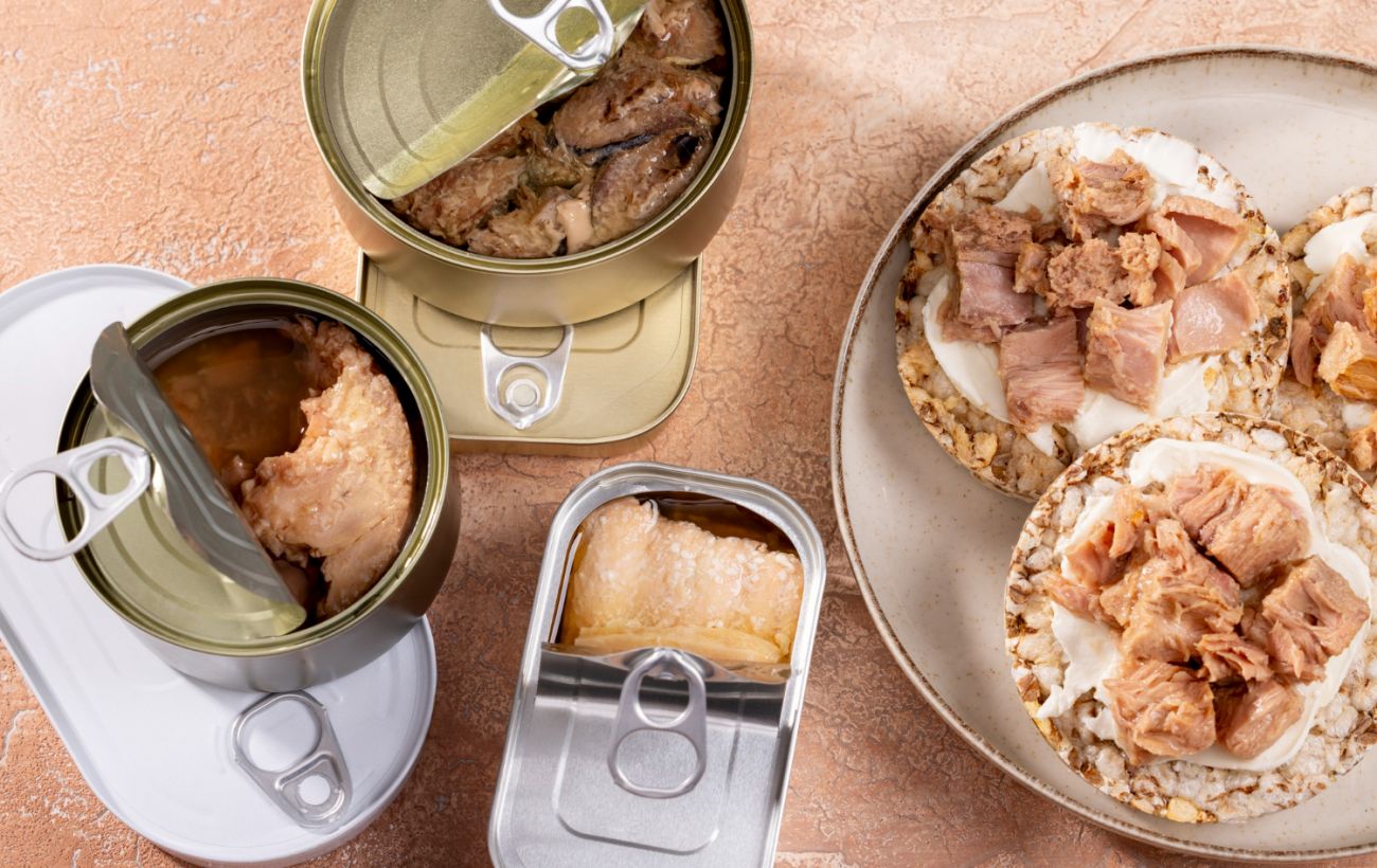 5 консервованих продуктів, які надовго насичують: мають бути на кухні