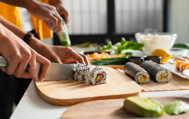 Ленивые суши дома за 10 минут: легкий пошаговый рецепт