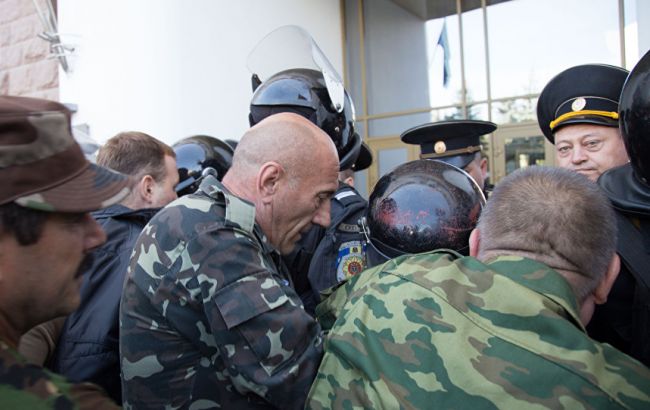 Протесты в Кишиневе: демонстранты предприняли попытку штурма парламента