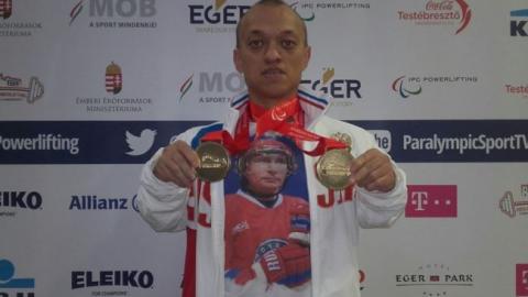 Спортсмена з РФ дискваліфікували за футболку із зображенням Путіна