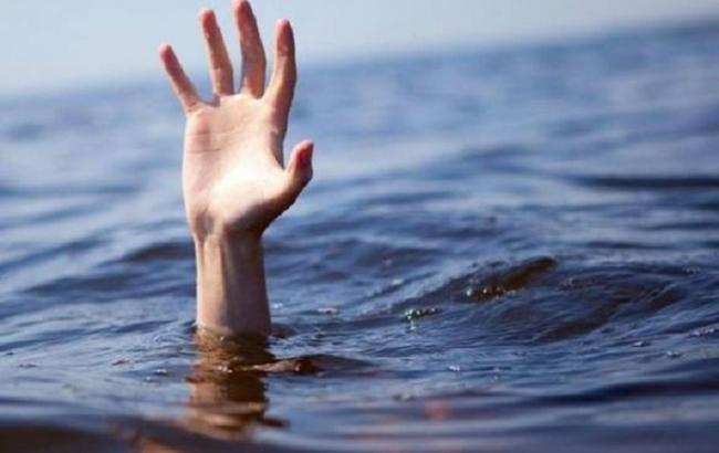 У Львівській області в озері потонув чоловік