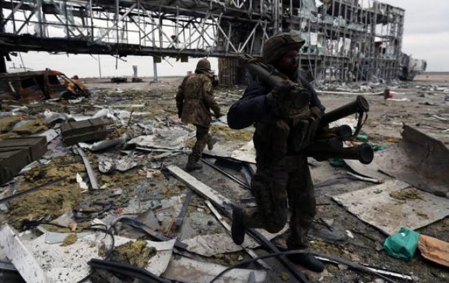 Боевики за день 8 раз атаковали донецкий аэропорт, - штаб АТО