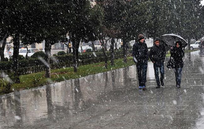 Погода на сегодня: в Украине мокрый снег, температура от -4 до +5