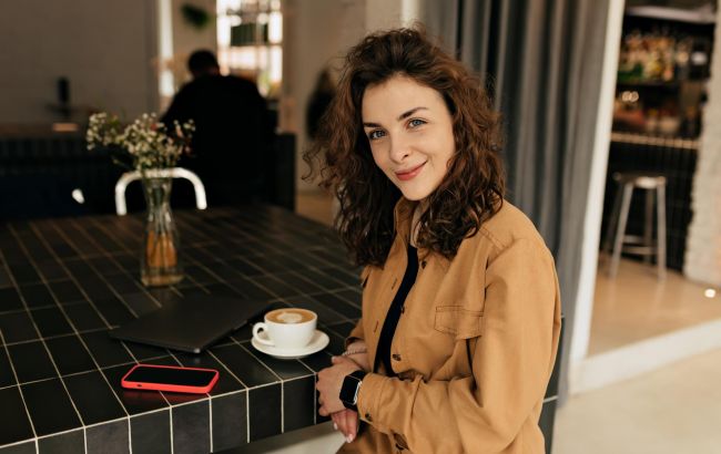 11 фраз жінки, яка змушує чоловіків поважати свої кордони та правила