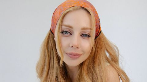 Счастливая и без макияжа: Тина Кароль с сыном путешествуют по Исландии