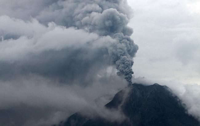 Виверження вулкану в Індонезії: загинуло 7 людей