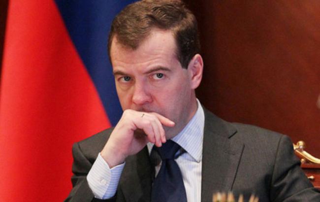 Трамп показал, что готов бороться с Асадом на грани боестолкновений с РФ, - Медведев