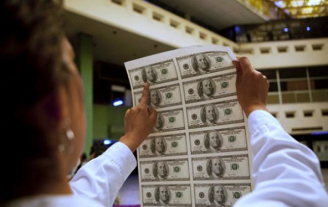 Средневзвешенный курс доллара на межбанке 19 января составил &ndash; 15,8962 грн/долл., - НБУ