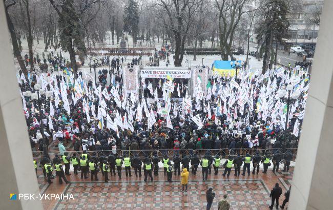 В Киеве массовая акция протеста, полиция и Нацгвардия перешли на усиленный режим