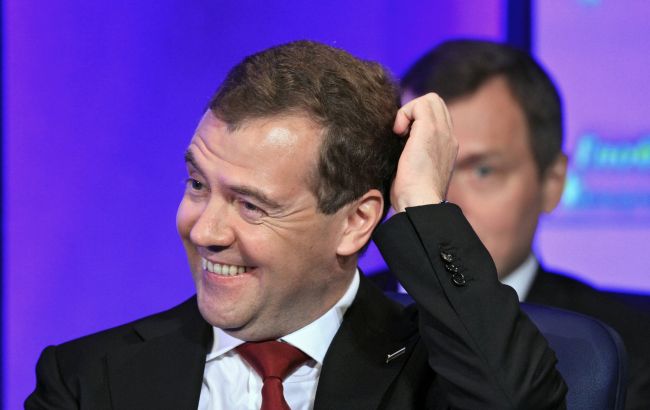 Медведев поручил разобраться в причинах роста смертности населения РФ