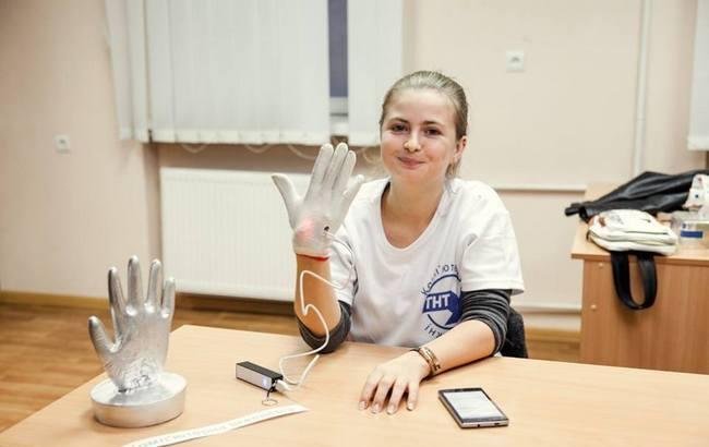Мовна рукавичка: українська студентка створила "розумний" гаджет