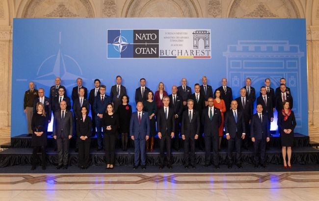 Поддержка Украины и восстановление энергетики: что приняли на саммите НАТО в Бухаресте