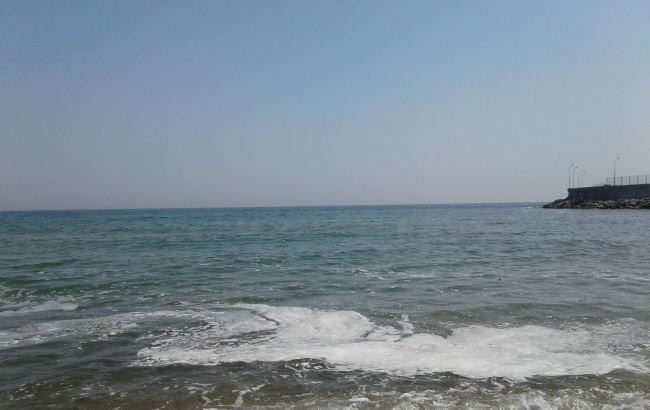 На побережье Одессы заметили странную пену (фото и видео)