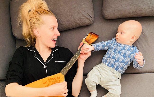 Актори студії «Мамахохотала» показали, чим займаються на карантині