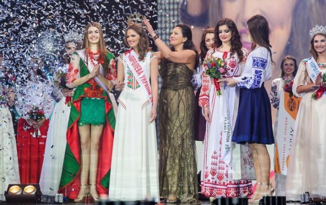 "Хто на світі всіх миліше": у столиці пройшов конкурс "Королева України-2016"