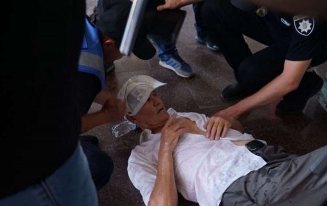 На митинге Загида Краснова в Днепре пенсионеры теряли сознание в жару
