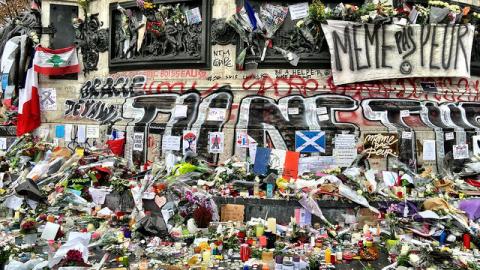 В Брюсселе начинается суд над обвиняемым в парижских терактах Абдесламом