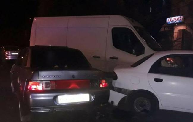 В Ровно женщина-водитель разбила четыре автомобиля