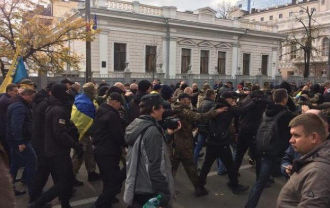 Полиция отпустила всех задержанных после столкновений под Верховной Радой