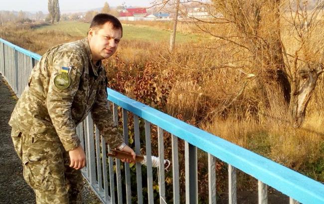 В Луганской области молодежь сделала патриотичными два моста