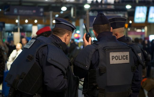 Во Франции мужчина открыл огонь по полицейским: трое убитых, один ранен
