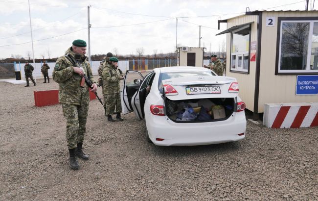 На КПВВ "Маріїнка" відновили пропускні операції
