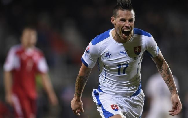 Сборные Словакии и России выходят на Евро-2016