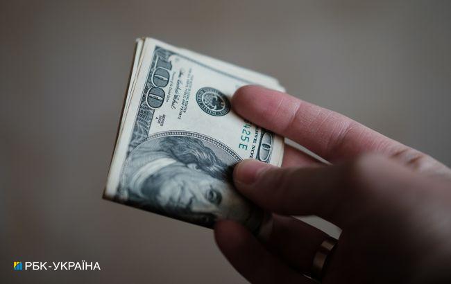 Доллар дешевеет третий день подряд, курс евро упал ниже 44 гривен