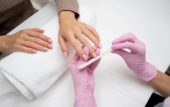 Хіт цієї весни. Такий манікюр зробить ваші ручки вишуканими та "стрункими"