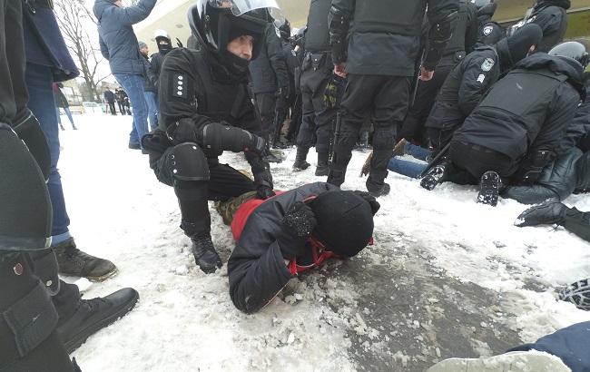 Во Львове акция протеста у цирка переросла в столкновения с полицией, есть задержанные