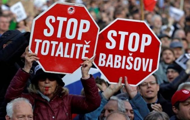 В Чехии тысячи людей протестовали против правительства