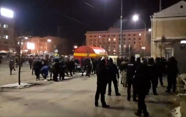 Масова бійка фанатів "Шахтаря" і "Роми" в Харкові: учасник розповів про сутичку (відео)