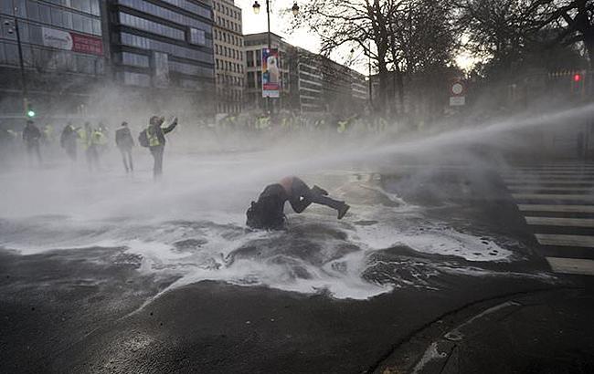 У ході протестів у Брюсселі поліція застосувала водомети і сльозогінний газ