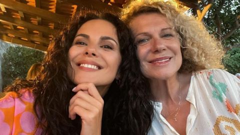 Красиві і талановиті: Настя Каменських зворушила відео, де співає дуетом з мамою