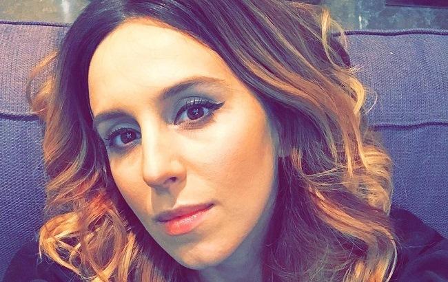 "Ангелочек": беременная Джамала в белоснежном наряде поздравила украинцев с Днем святого Николая