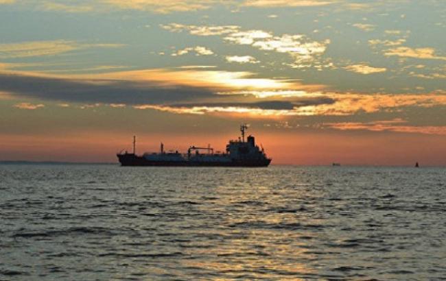 В Каспийском море загорелся танкер РФ