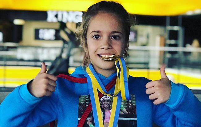 "Ломаченко у спідниці": дев'ятирічна дівчинка-боксер з України привела в захват соцмережі (відео)