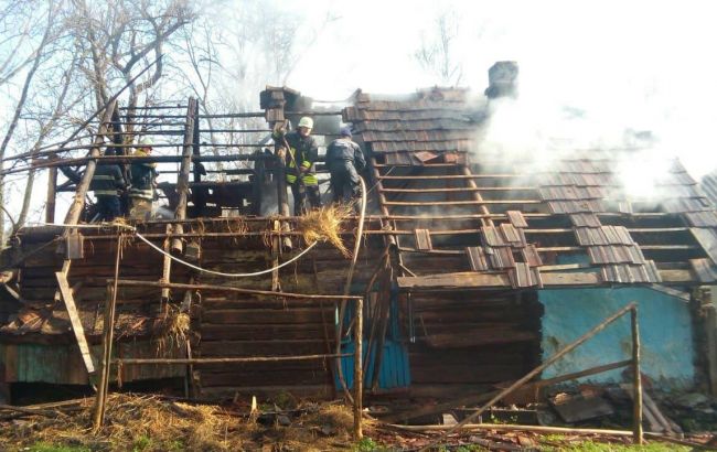 В Закарпатье на пожаре жилого дома погибли 2 человека